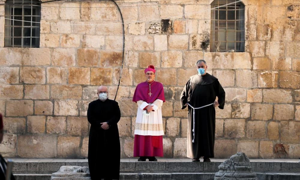 Μεγάλη Παρασκευή των Ρ/Καθολικών: Άνοιξε η εκκλησία του Παναγίου Τάφου μόνο για ελάχιστους